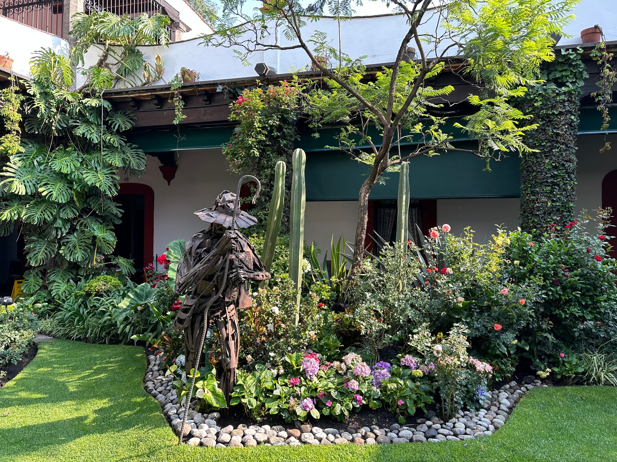 The Blooming Aesthetics of Mexico City's Al Fresco Dining