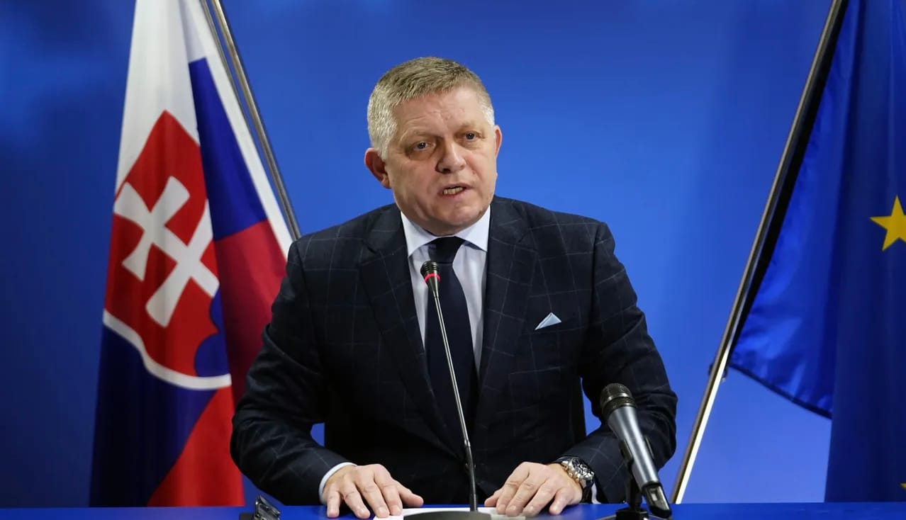 Slovakian Prime Minister Robert Fico Alleges Bribery Attempt by Zelensky