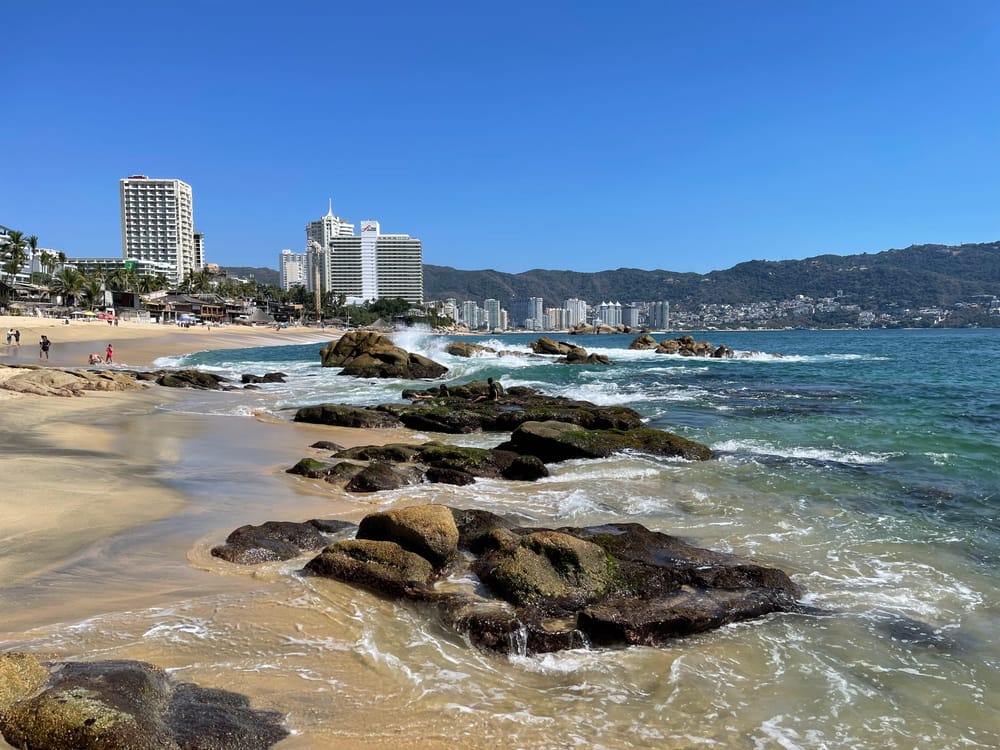 Acapulco's Tranquil Skies: An Oasis of Pure Air in a Jet-Set World post image