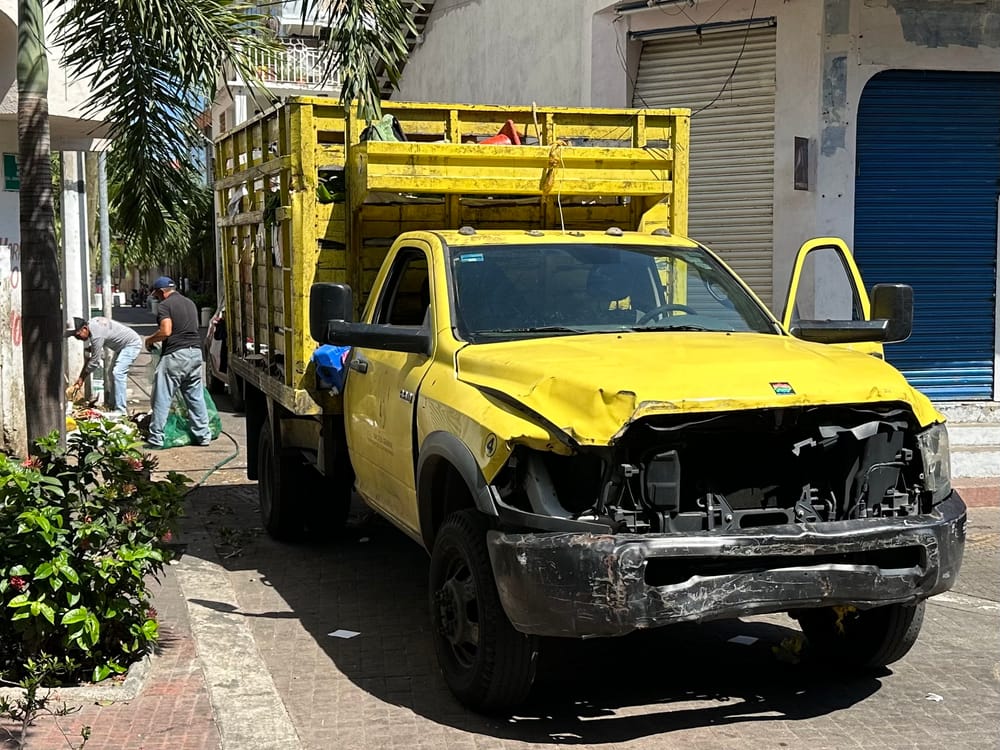 Life Over Bureaucracy: The Tale of an Unconventional Trash Collector in Acapulco post image