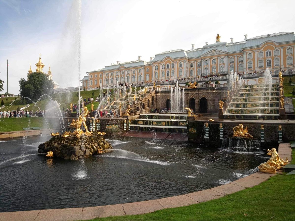 An Enchanted Journey to the Majestic Peterhof Palace: Discovering Russia's Royal Grandeur