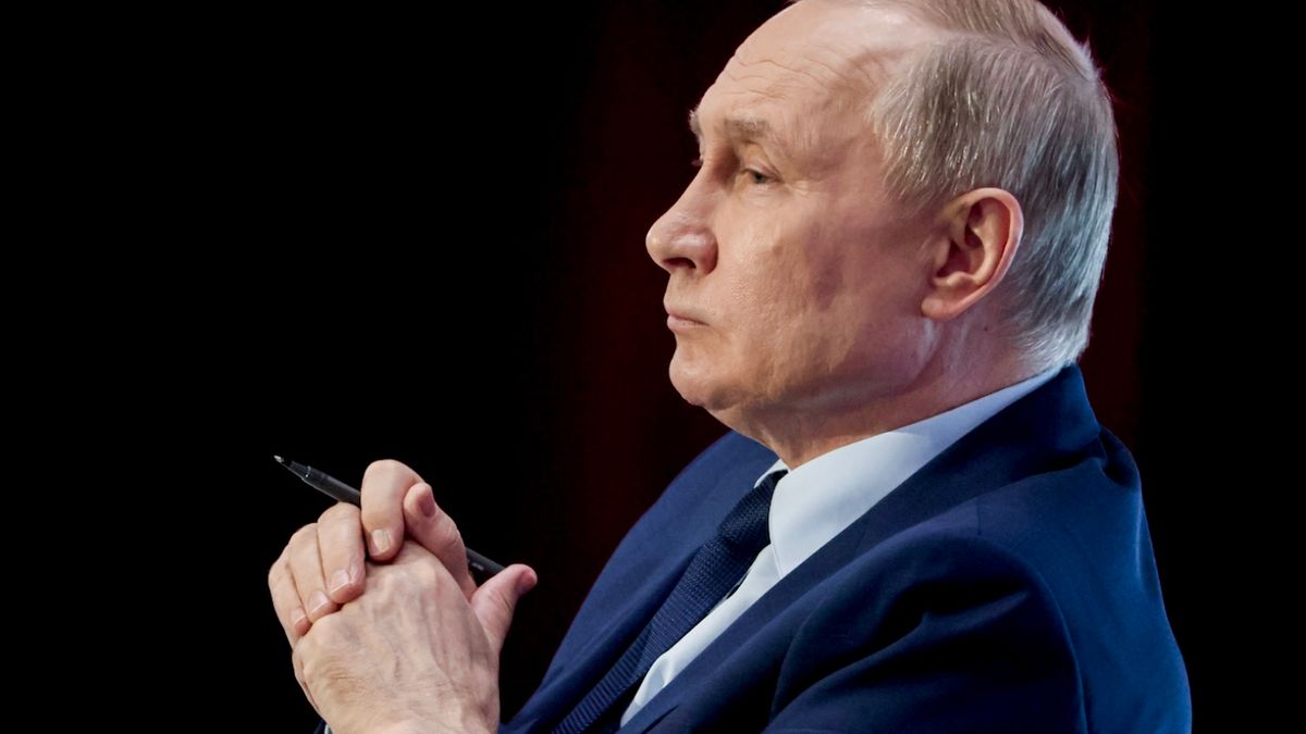Putin's Prolongation: A Gaze Beyond 2024