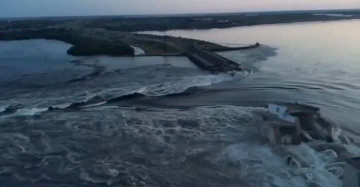 A Catastrophe Unfolds: Nova Kakhovka Dam Destruction Threatens Ukraine with Major Flooding